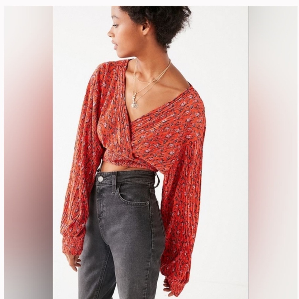 Urban Outfitters Long Sleeve Orange Floral Print Plisse Wrap Crop Top Size Large